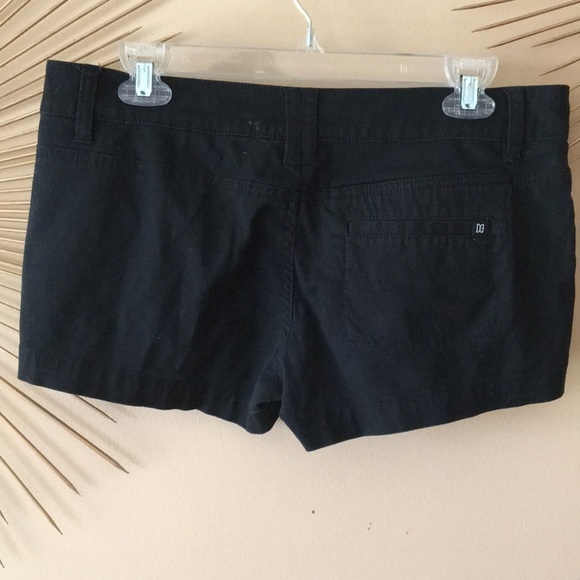 Black shorts - Picture 3 of 3